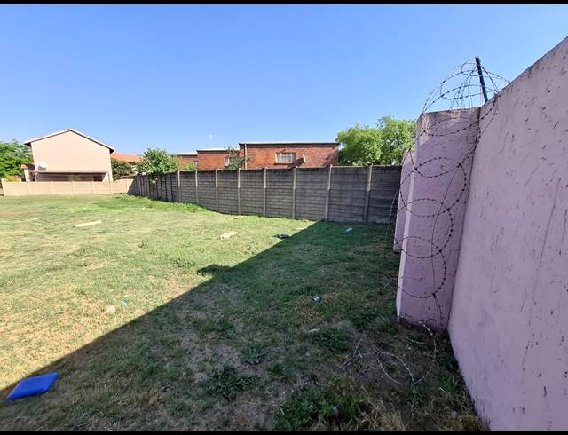 100M² VACANT LAND FOR SALE IN VANDERBIJLPARK CW 5